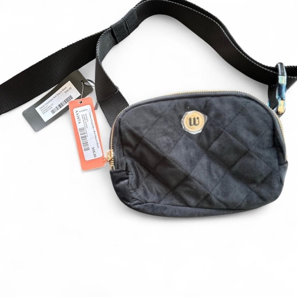 WANTABLE NWT Velvet Cozytober Belt Bag Waist Pack in Black New - Picture 1 of 6